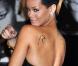 Quant à Rihanna, elle a opté pour la première lettre de son prénom. 