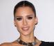 Jessica Alba à l'occasion des American Music Awards 2010, au Nokia Theatre de Los Angeles, le 21 novembre 2010.