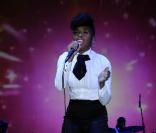 Janelle Monae chante à la soirée de lancement du calendrier Pirelli 2011. Moscou