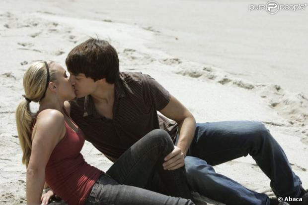 Nicholas D'Agosto et Hayden Panettiere, dans la série Heroes.  