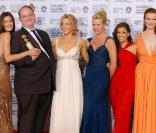 Nicollette Sheridan entourée du cast de Desperate Housewives et de Marc Cherry
