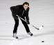 Jim Carrey fait du hockey sur glace avec sa fille Jane, en plein tournage de Mr Popper's Penguins, à Central Park, à New York le 3 décembre 2010