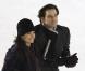 Jim Carrey fait du patin sur glace avec Carla Gugino, en plein tournage de Mr Popper's Penguins, à Central Park, à New York le 3 décembre 2010