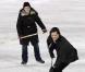 Jim Carrey fait du hockey sur glace avec sa fille Jane, en plein tournage de Mr Popper's Penguins, à Central Park, à New York le 3 décembre 2010