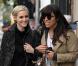 Ashlee Simpson fait son shopping de Noël le 23 décembre 2010 avec une amie à Hollywood