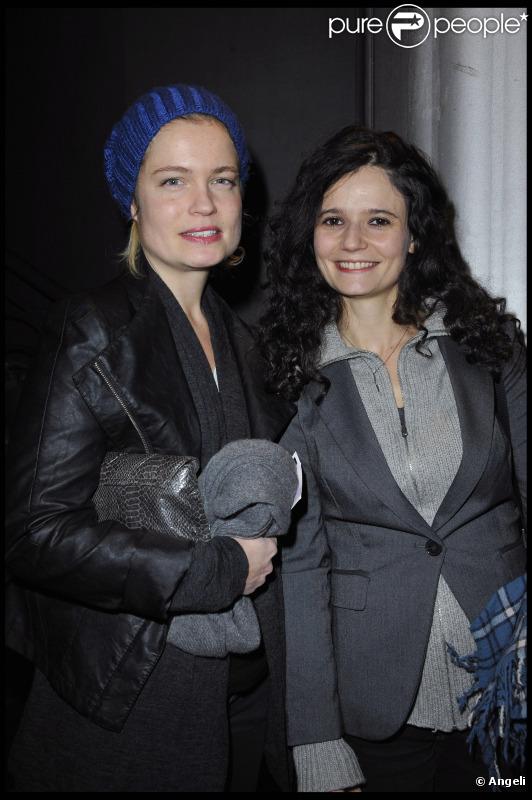 Sarah Biasini et Salomé Lelouch à la générale du show de Gaspard Proust, à la Cigale, le 16 décembre 2010.