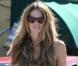 Elle Macpherson s'offre un week-end ensoleillé à Miami, le 11 décembre 2010.