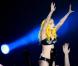Lady Gaga, reine du biz'art en perpétuelle quête d'extravagance costumière... En 2010, son éventail de costume s'est encore étoffé.