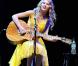 Taylor Swift, en concert en 2010 : une diva glacée aux looks sages, mais... qui aime se déguiser !