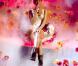 Rihanna sur scène en 2010 : des looks urbains, souvent "agressifs" mais peu encombrés de fioritures, efficaces. La chevelure de la Barbadienne est son principal accessoire.
