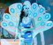Katy Perry sur scène en 2010 : des robes étriquées, des couleurs flashy, tout un univers bubble-gum explosif garanti sans édulcorants !