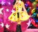 Katy Perry sur scène en 2010 : des robes étriquées, des couleurs flashy, tout un univers bubble-gum explosif garanti sans édulcorants !