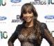 Vivica A. Fox, fiancée avec un tout jeune homme, de 20 ans son cadet !