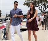 Ana Ivanovic et Novak Djokovic se détendent, le 5 janvier 2011, à Perth, en marge de la Hopman Cup. Quelques heures plus tard, la paire devra renoncer à jouer la finale, la belle Ana étant blessée.