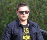 Zac Efron se balade en voiture à Los Angeles, mardi 11 janvier.