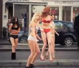 Défilé Etam : Des tops en lingerie ont envahi Paris !