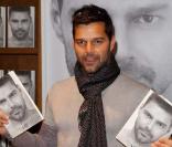 Ricky Martin signe son livre, initulée  Moi , en Floride le 6 novembre 2010