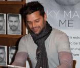Ricky Martin signe son livre, initulée  Moi , en Floride le 6 novembre 2010