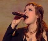 Zaz chante  Je veux  sur le plateau des NRJ Music Awards 2011.