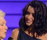  Jenifer et Line Renaud remettent le NRJ Music Award du Concert de l'année. 