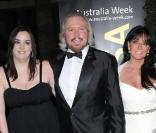 Barry Gibb, Linda Gibb et Alexandra Gibb lors du gala G'Day Black Tie à Hollywood le 22 janvier 2011