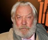 Donald Sutherland à l'occasion de l'avant-première de  The Mechanic , qui s'est tenue à l'ArcLight Theatre de Los Angeles, le 25 janvier 2011.