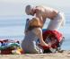 Amy Adams, son fiancé et leur fillette Aviana à la plage. Los Angeles, janvier 2011