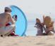 Amy Adams, son fiancé et leur fillette Aviana à la plage. Los Angeles, janvier 2011
