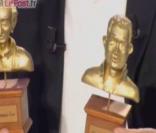 Eric Zemmour et Eric Naulleau, chroniqueurs de l'émission On n'est pas couché, remettront désormais chaque semaine les Zemmour et Naulleau awards.