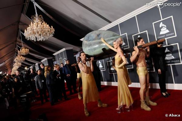 Lady GaGa arrive aux 53èmes Grammy Awards à Los Angeles en février 2011