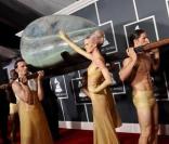 Lady GaGa arrive aux 53èmes Grammy Awards à Los Angeles en février 2011