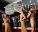 Les gagnants des 53èmes Grammy Awards : Lady GaGa est arrivée... dans un oeuf !