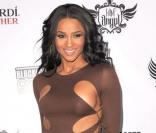 Ciara porte une robe Emilio Pucci à Hollywood le 10 février 2011. 
