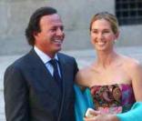 Julio Iglesias et son épouse Miranda