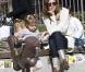 Jessica Alba, Cash Warren et Honor au parc, à Los Angeles. 20 février 2011