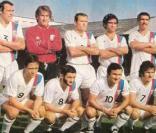 Jean Baeza, ancienne gloire de l'OL, est décédé en février 2011 à l'âge de 68 ans. Photo, avec l'effectif 71-72 : debout, 4e à partir de la g. Avec notamment Mihajlovic (deb., g.), Domenech (deb., 5e à p. de la g.), Lacombe (accroupi g.) 