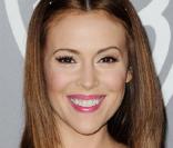 Alyssa Milano en janvier 2011 pose lors de la soirée des Golden Globes à Los Angeles<br />