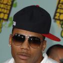 Nelly : Très agacé, le rappeur démonte les codes du hip-hop bling-bling !