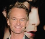 Neil Patrick Harris parodie 4 films nominés aux Oscars 2010 durant le show télé d'Ellen DeGeneres 
