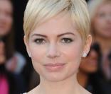 Michelle Williams lors de son arrivée à la 83e cérémonie des Oscars, au Kodak Theatre d'Hollywood, à Los Angeles, le 27 février 2011.