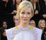 Cate Blanchett lors de son arrivée à la 83e cérémonie des Oscars, au Kodak Theatre d'Hollywood, à Los Angeles, le 27 février 2011.