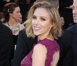 Scarlett Johansson lors de son arrivée à la 83e cérémonie des Oscars, au Kodak Theatre d'Hollywood, à Los Angeles, le 27 février 2011.