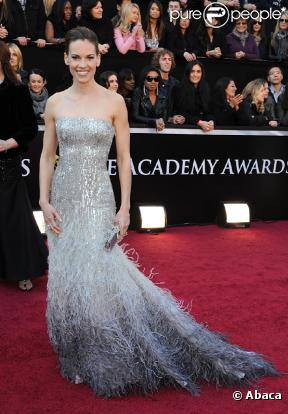 http://static1.purepeople.com/articles/2/74/91/2/@/568737-hilary-swank-lors-de-son-arrivee-a-la-0x414-3.jpg