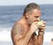 Christian Audigier au Brésil, à la plage de Rio de Janeiro, le 26 février 2011