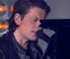 Benjamin Biolay interprète son titre  Ton héritage , lors de la seconde moitié des Victoires de la Musique 2011, mardi 1er mars sur France 2.