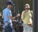 Natalie Portman, enceinte, et son fiancée Benjamin Millepied, vont déjeuner à West Hollywood, à Los Angeles, le 28 février 2011.