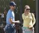 Natalie Portman, enceinte, et son fiancée Benjamin Millepied, vont déjeuner à West Hollywood, à Los Angeles, le 28 février 2011.