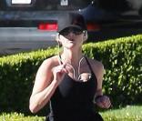 Reese Witherspoon faisant un jogging à Brentwood le 27 février 2011