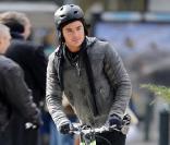 Zac Efron sur le tournage de  New Year's Eve , à Los Angeles, le 24 février 2011.