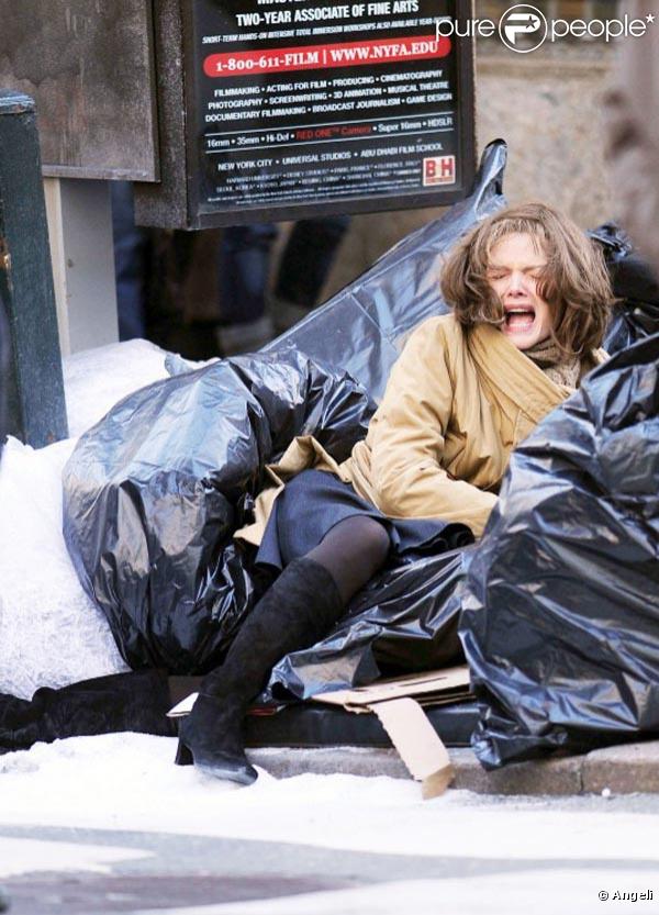 Michelle Pfeiffer sur le tournage de  New Year's Eve , à Los Angeles, le 24 février 2011.